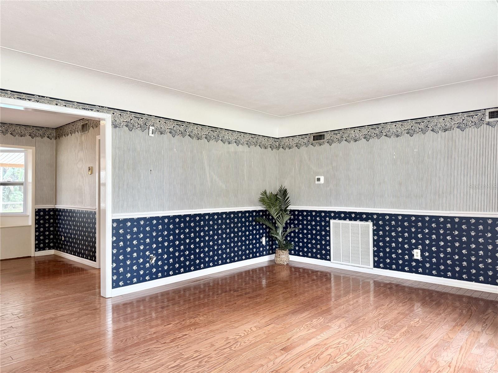 2523 KRUEGER LANE, TAMPA, FL, 33618