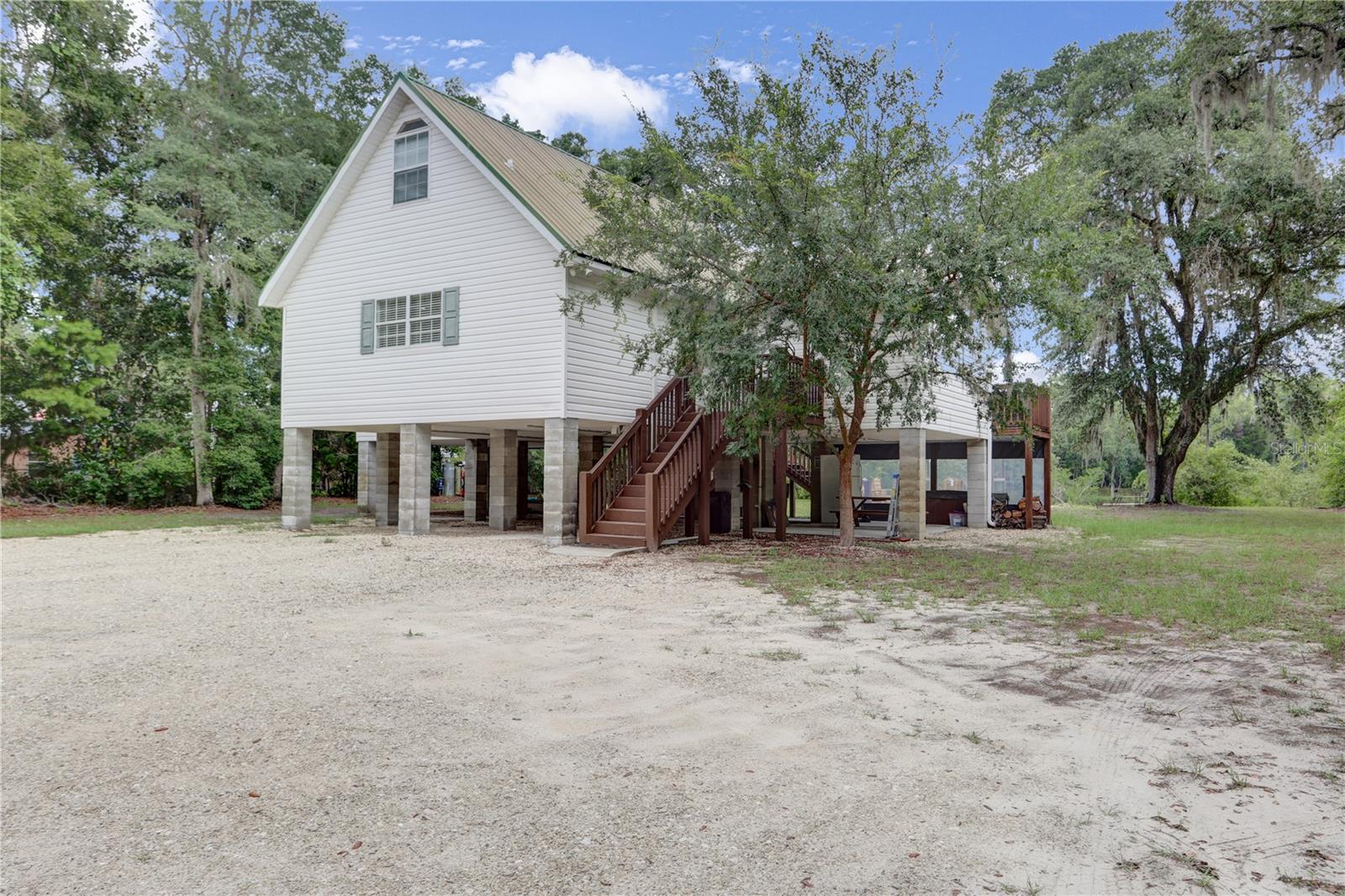 190 SE RIVERSIDE WEST DR, BRANFORD, FL, 32008