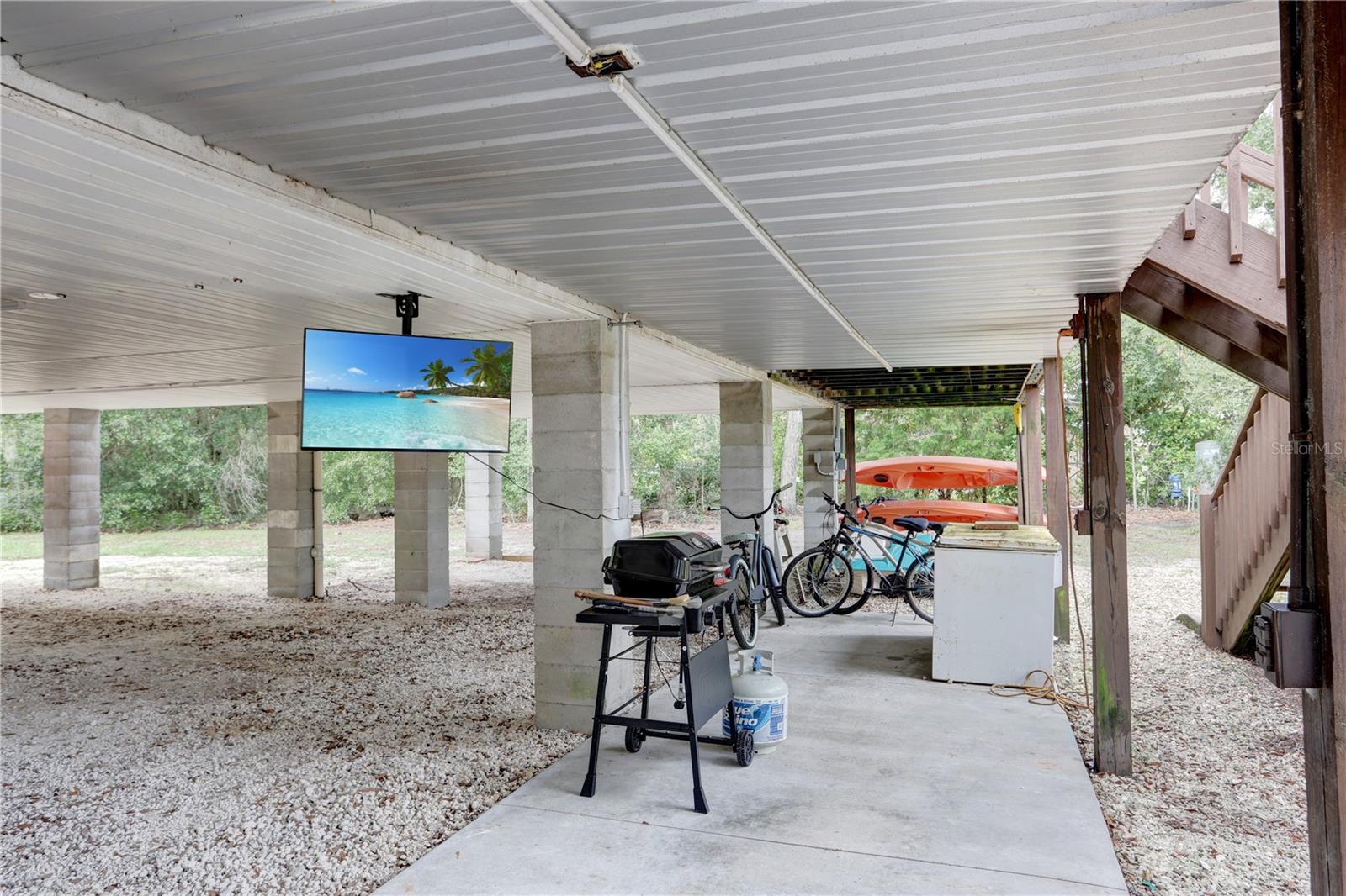 190 SE RIVERSIDE WEST DR, BRANFORD, FL, 32008