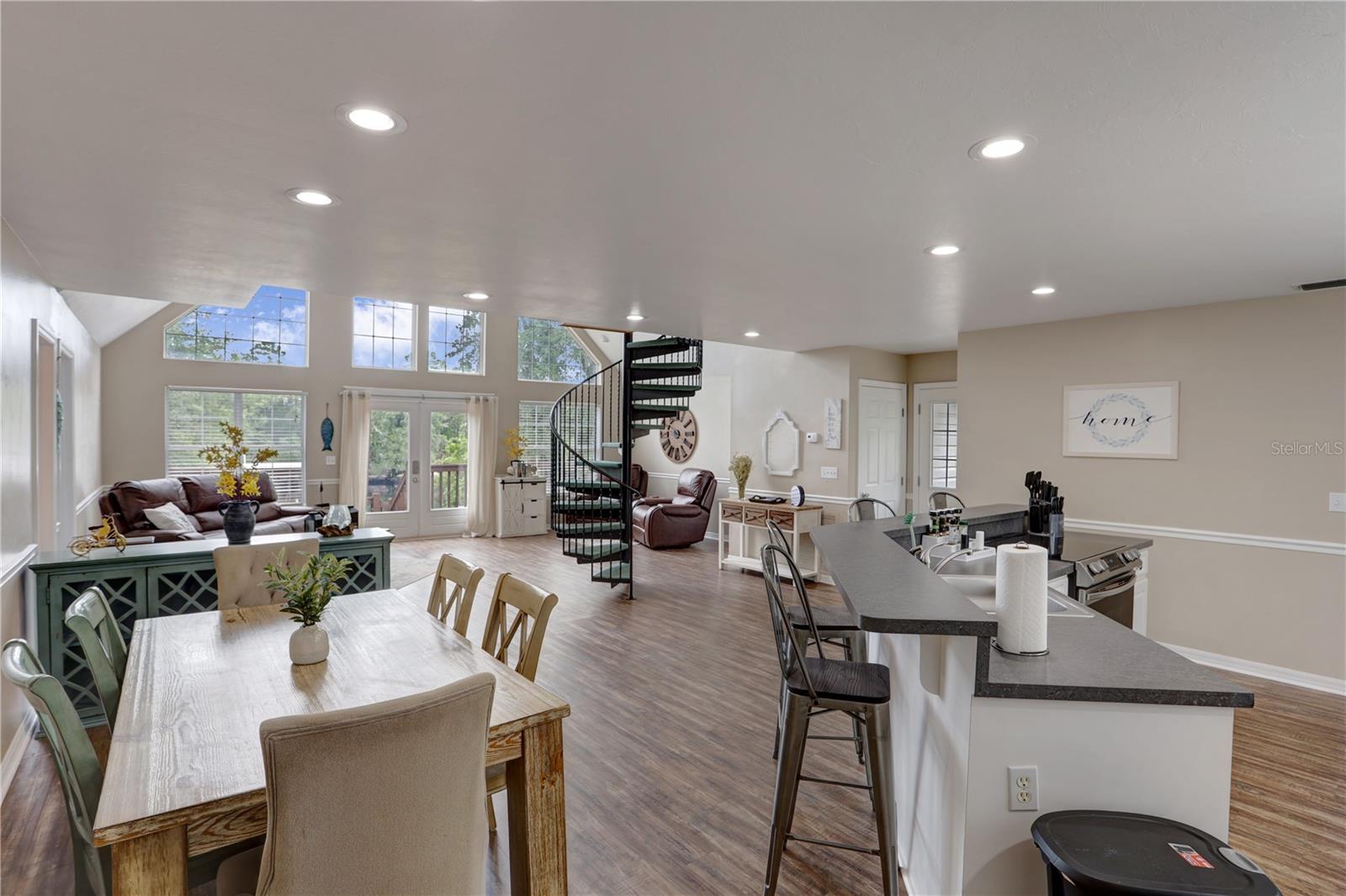 190 SE RIVERSIDE WEST DR, BRANFORD, FL, 32008