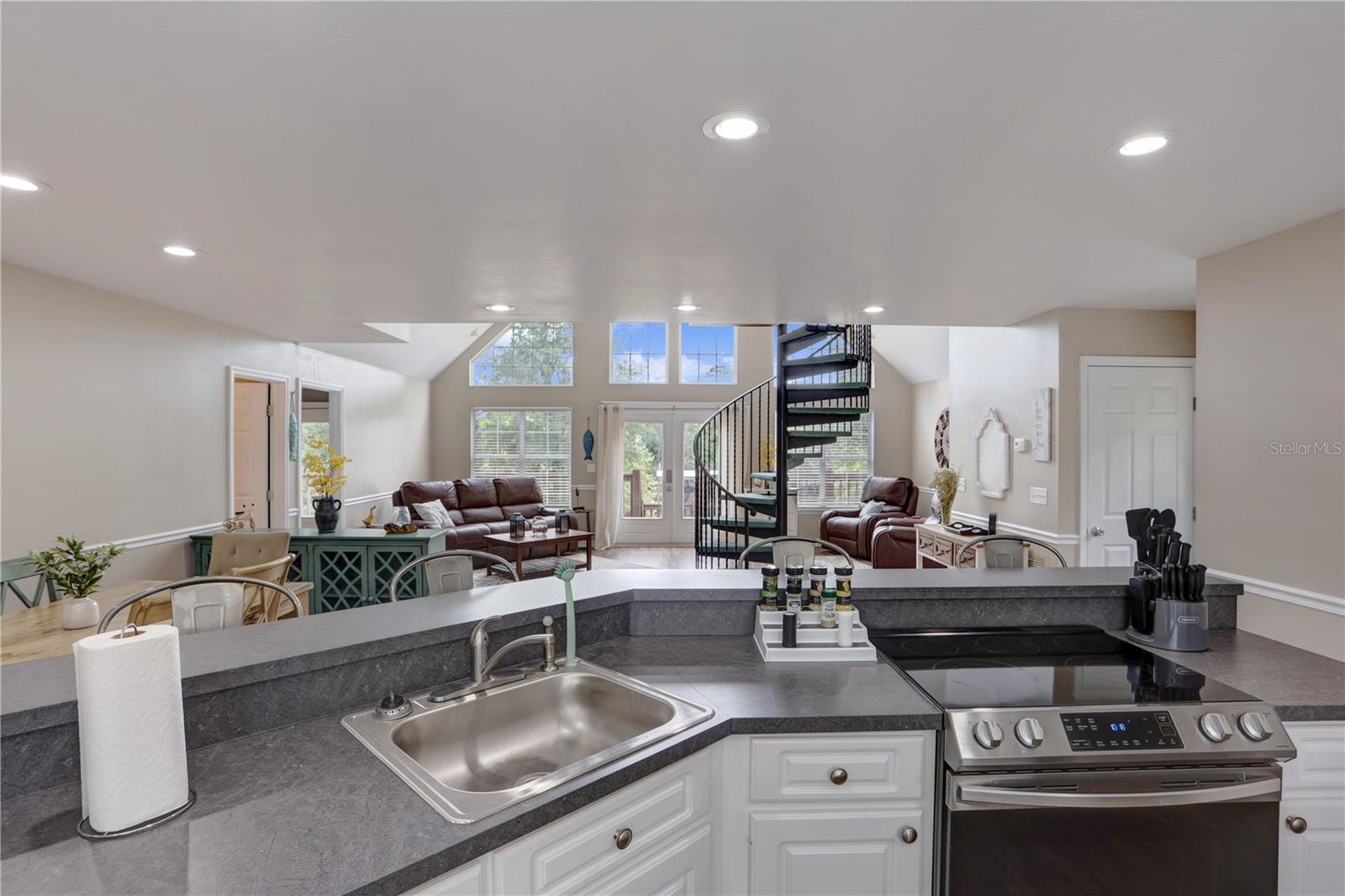 190 SE RIVERSIDE WEST DR, BRANFORD, FL, 32008