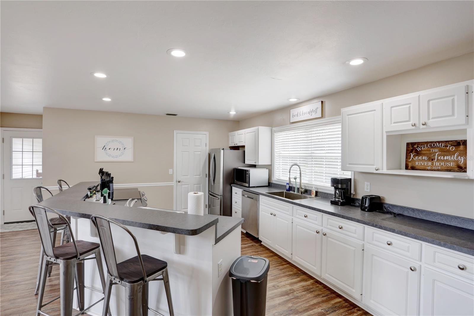 190 SE RIVERSIDE WEST DR, BRANFORD, FL, 32008