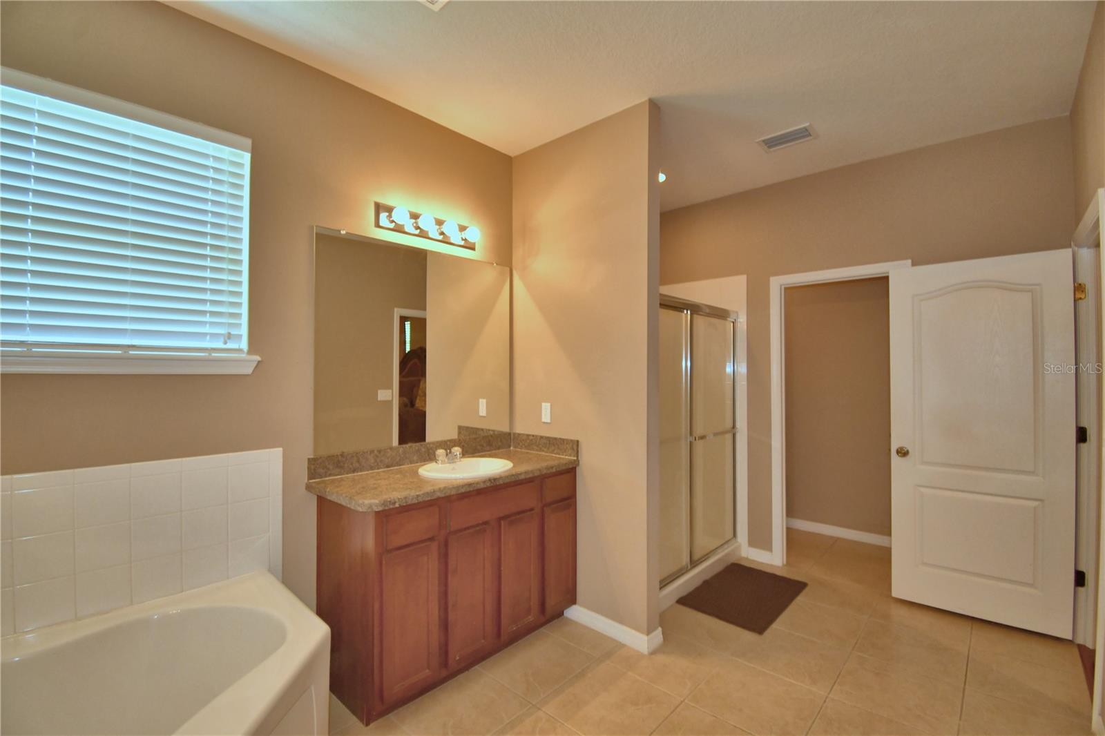 2721 WALDEN WOODS DR, PLANT CITY, FL, 33566