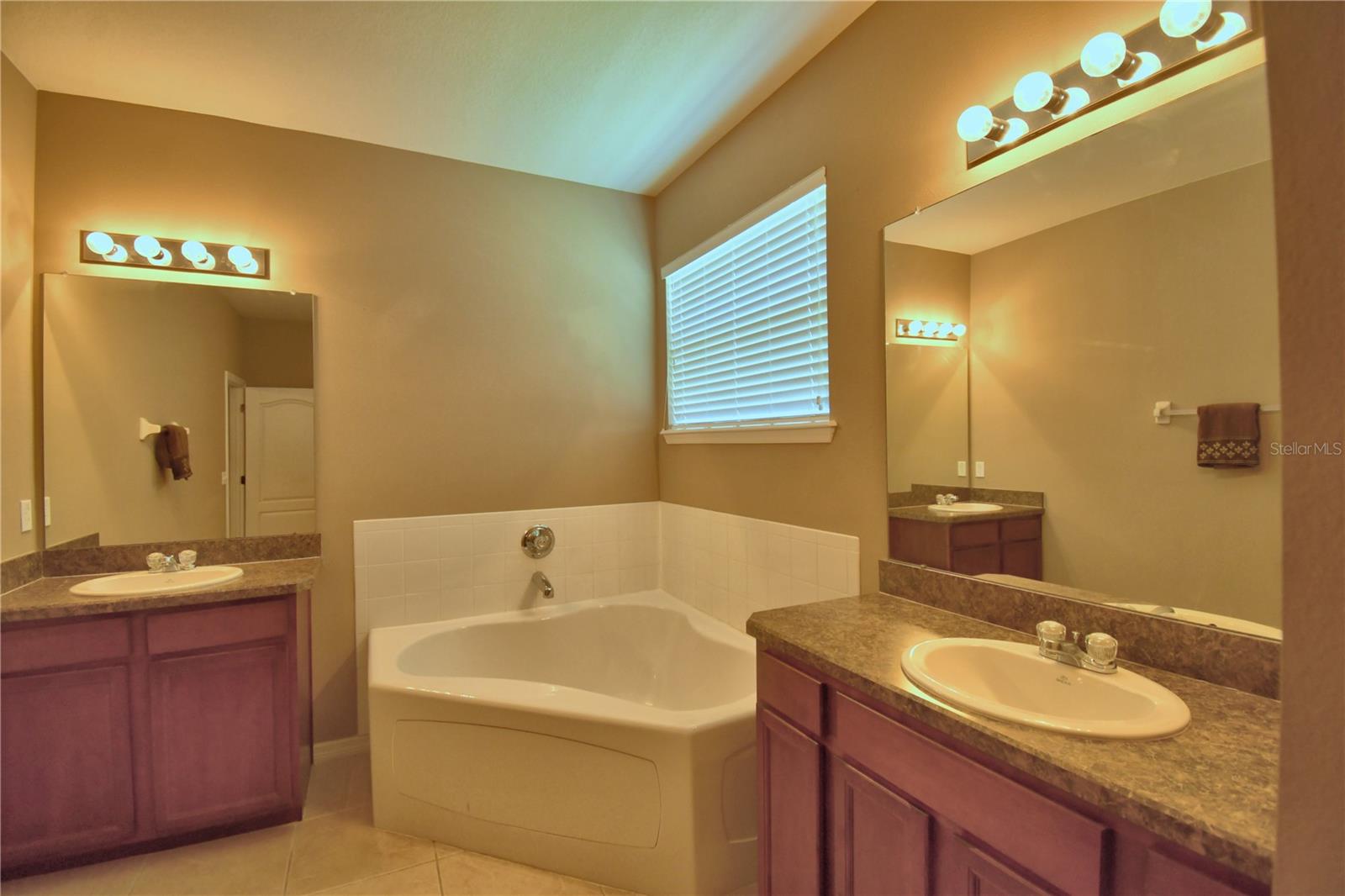 2721 WALDEN WOODS DR, PLANT CITY, FL, 33566