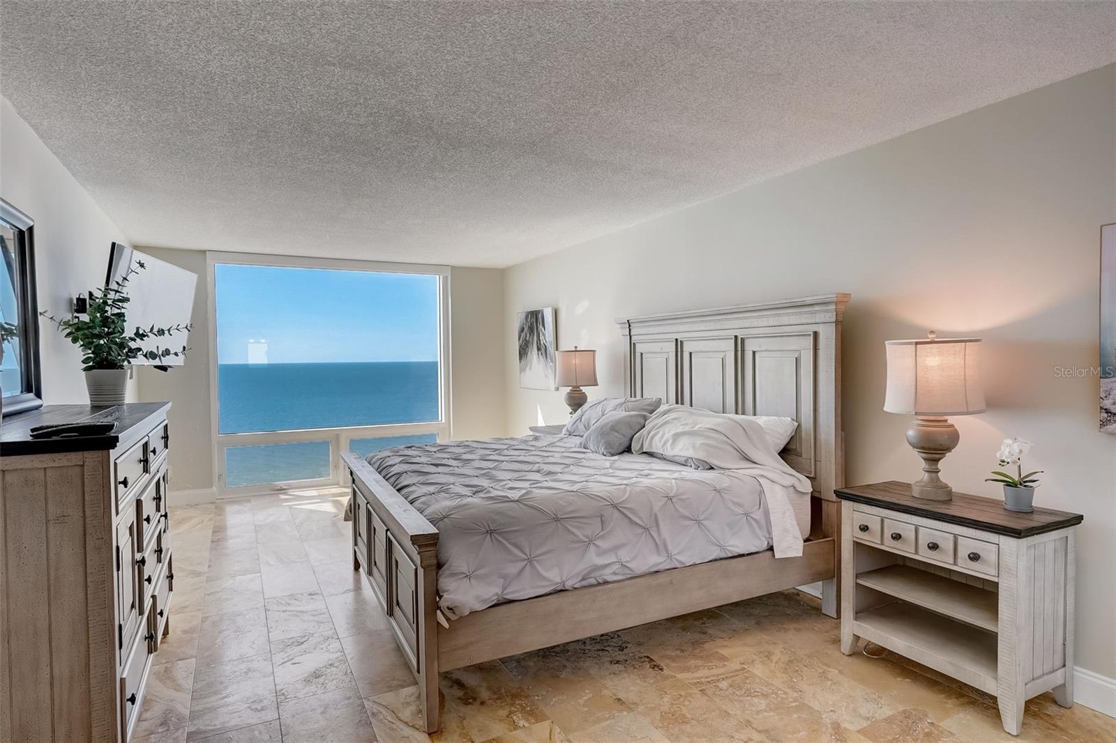 2425 GULF OF MEXICO DR #14B, LONGBOAT KEY, FL, 34228