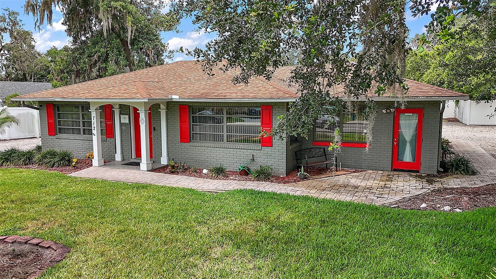 712 N GROVE ST, EUSTIS, FL, 32726