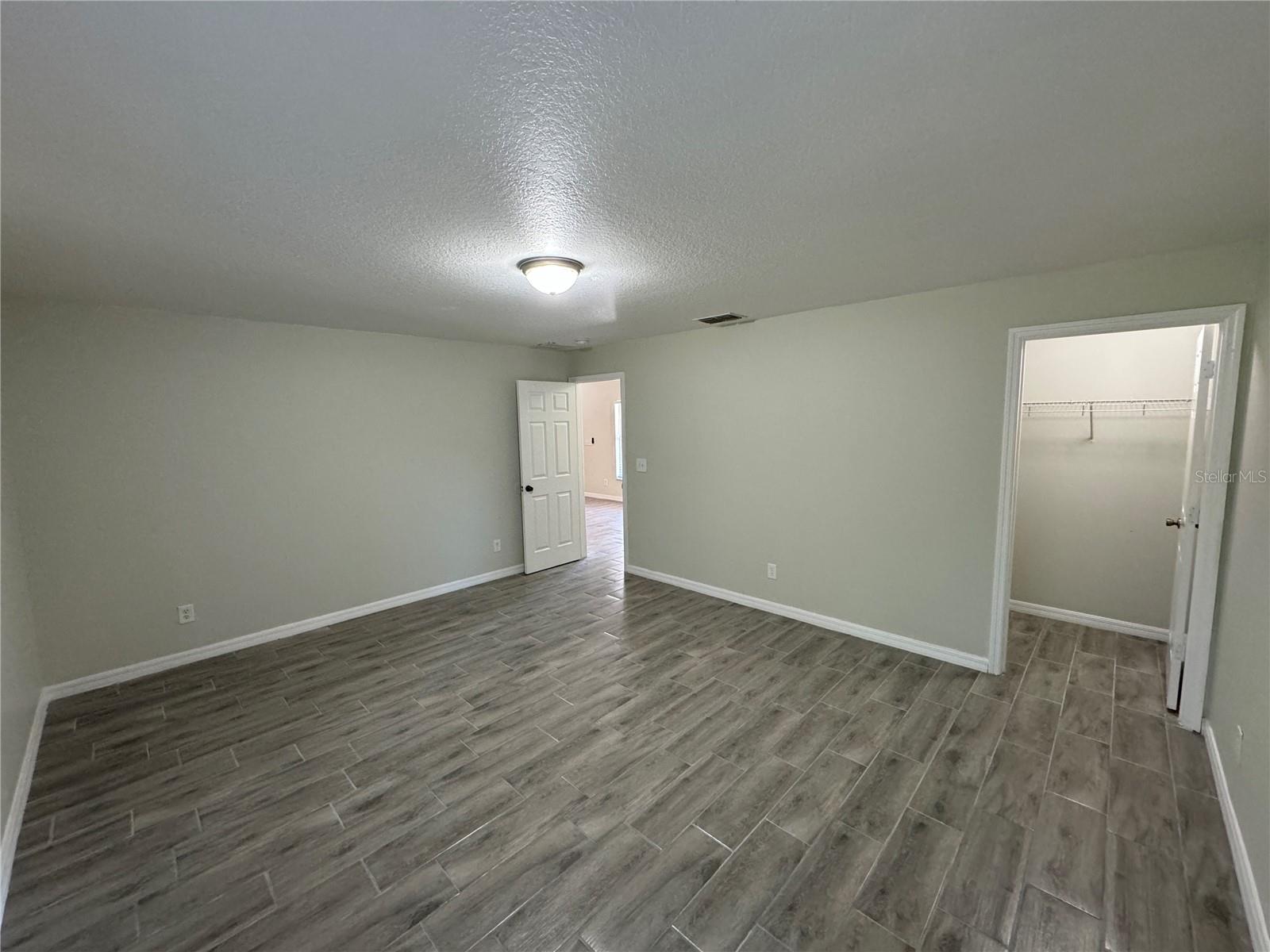 34329 OAK AVE, LEESBURG, FL, 34788