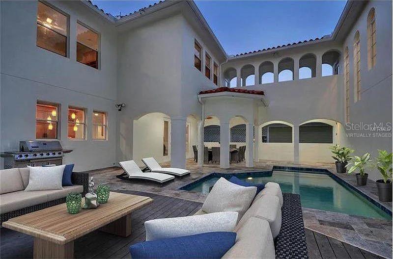 2712 W LEILA AVE, TAMPA, FL, 33611