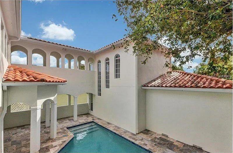 2712 W LEILA AVE, TAMPA, FL, 33611