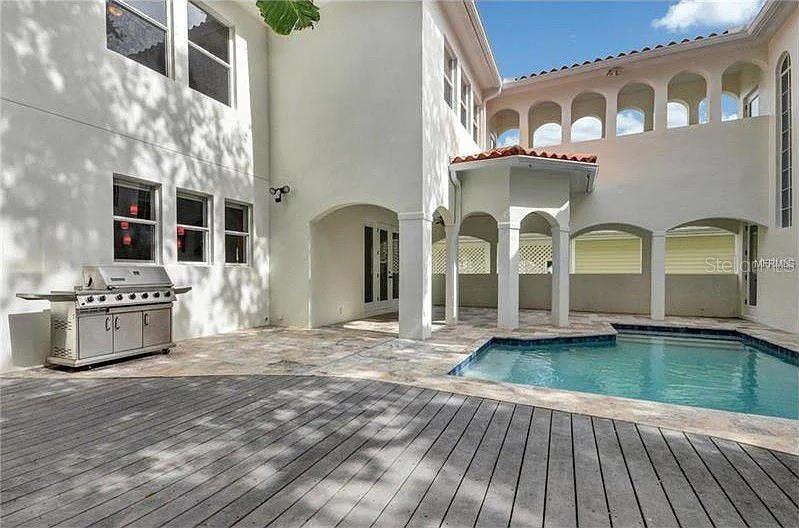 2712 W LEILA AVE, TAMPA, FL, 33611