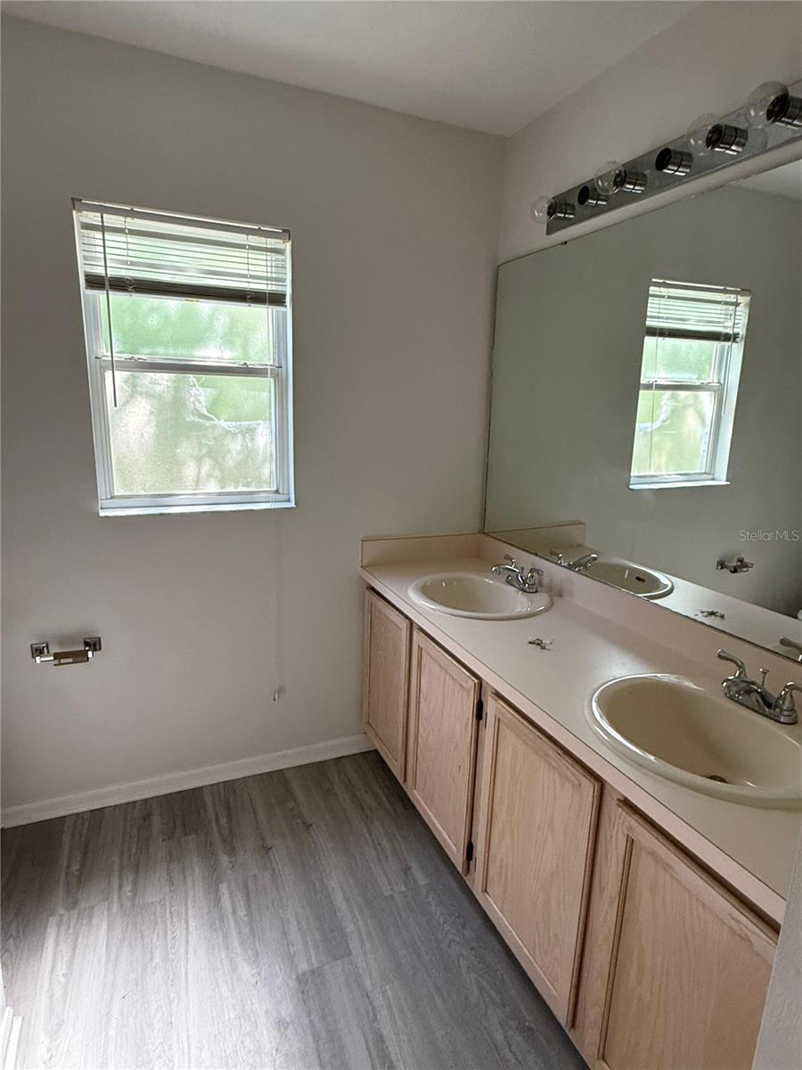 2833 FALLING TREE CIR, ORLANDO, FL, 32837