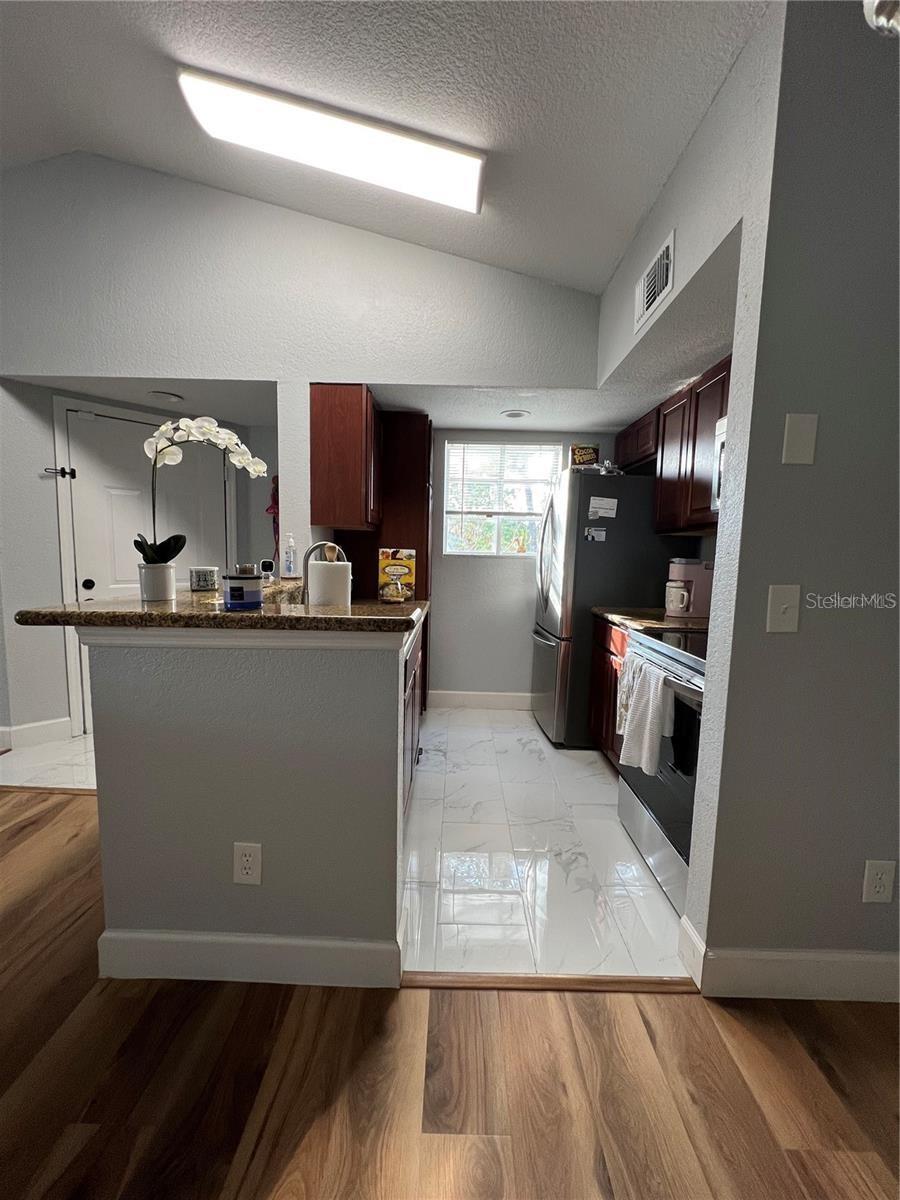 5168 CONROY RD #28, ORLANDO, FL, 32811