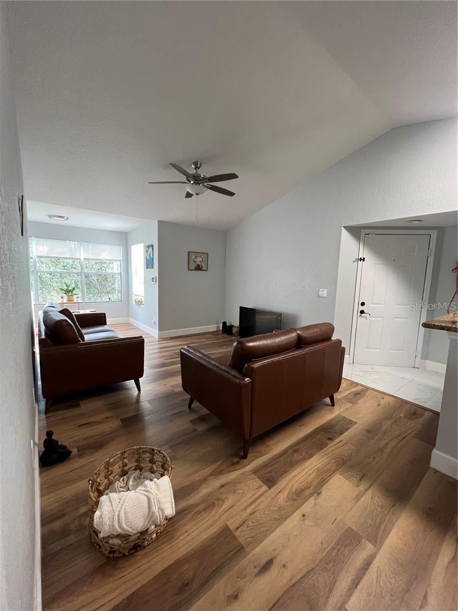 5168 CONROY RD #28, ORLANDO, FL, 32811