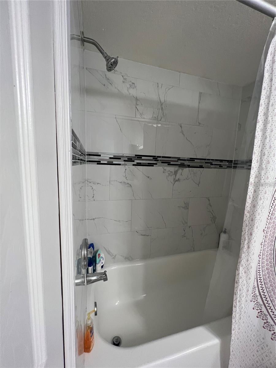 5168 CONROY RD #28, ORLANDO, FL, 32811