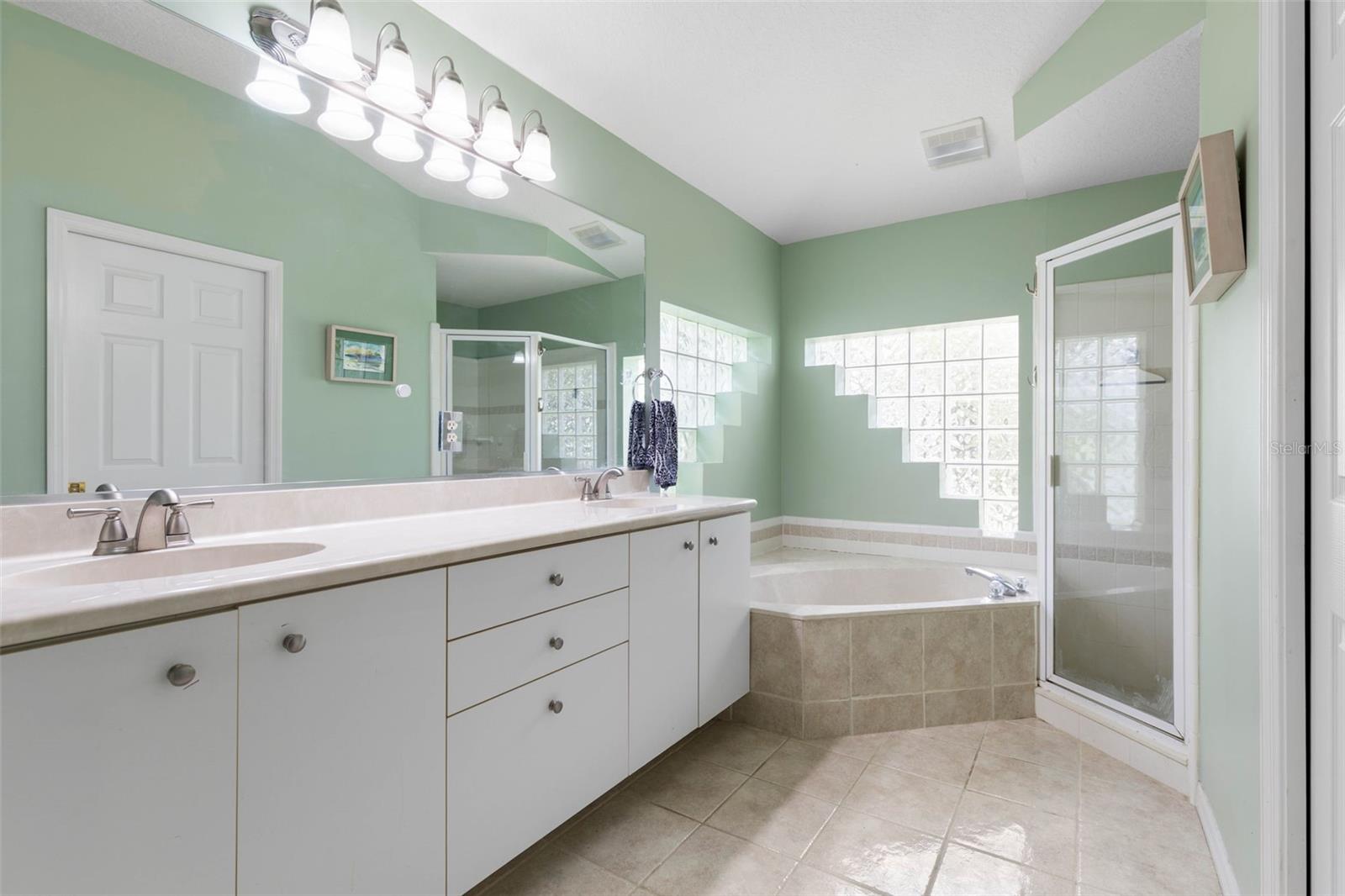 115 BAY LAKE DR, ORMOND BEACH, FL, 32174