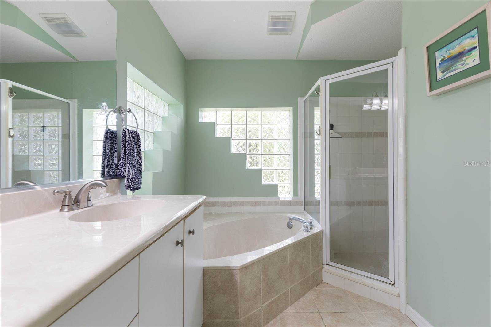 115 BAY LAKE DR, ORMOND BEACH, FL, 32174