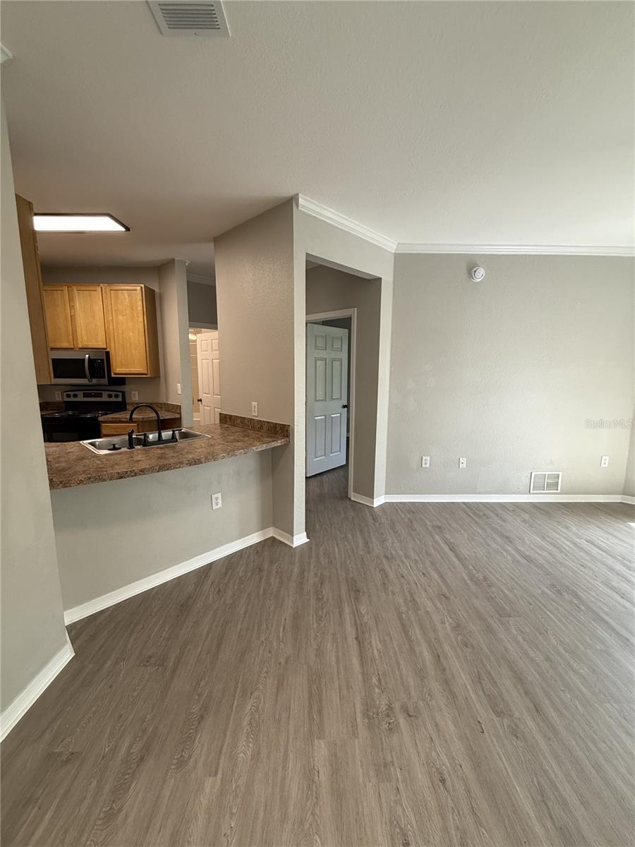 10019 COURTNEY PALMS BLVD #204, TAMPA, FL, 33619