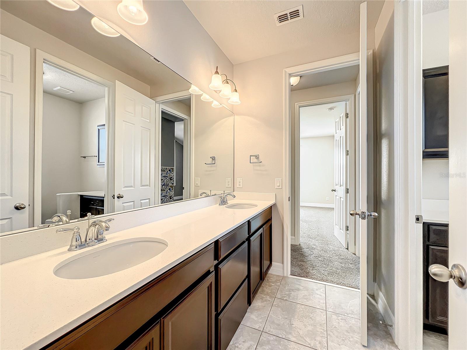 4993 SOUTHLAWN AVE, ORLANDO, FL, 32811