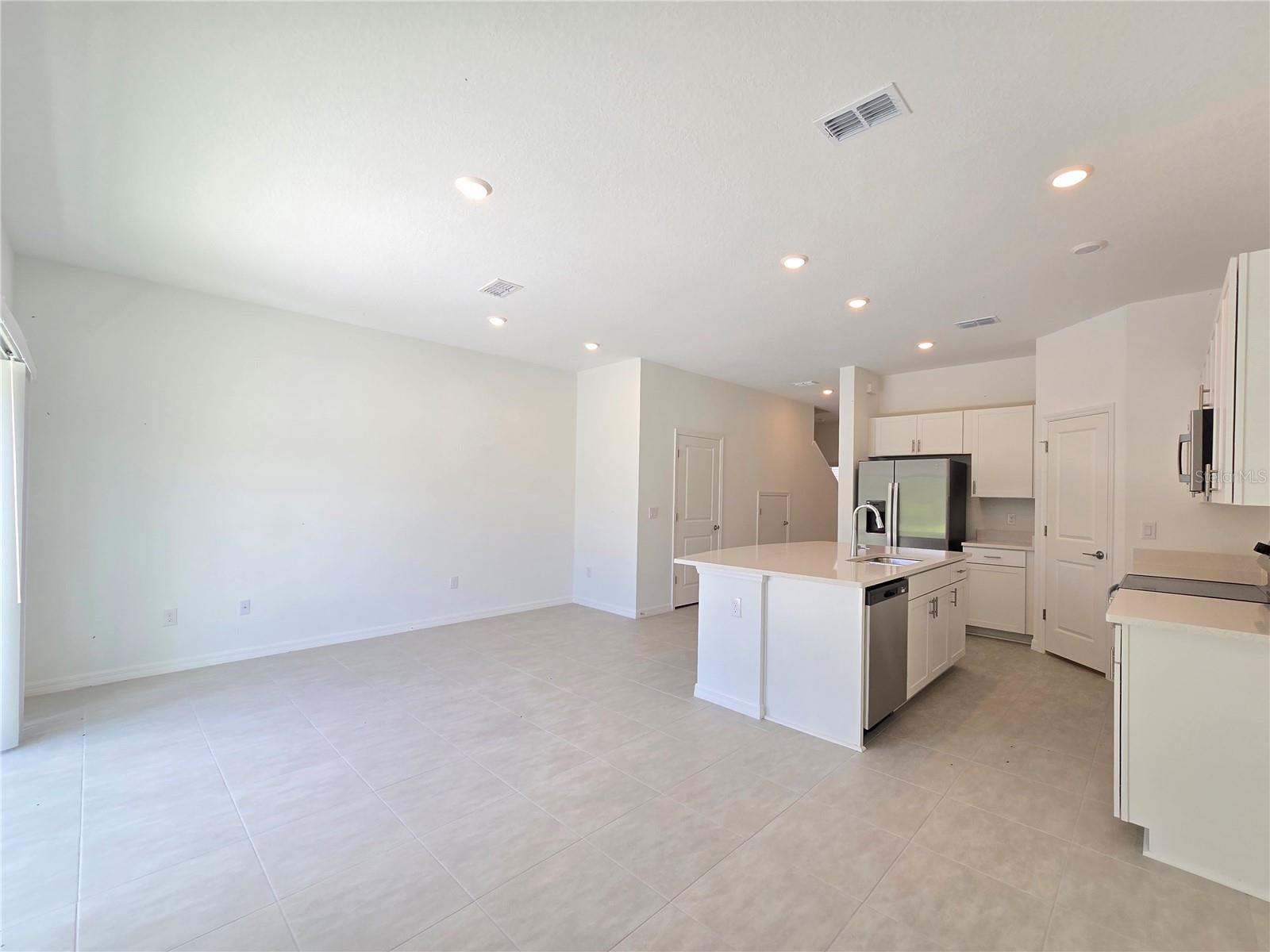 2073 HALLIER CV, WESLEY CHAPEL, FL, 33543