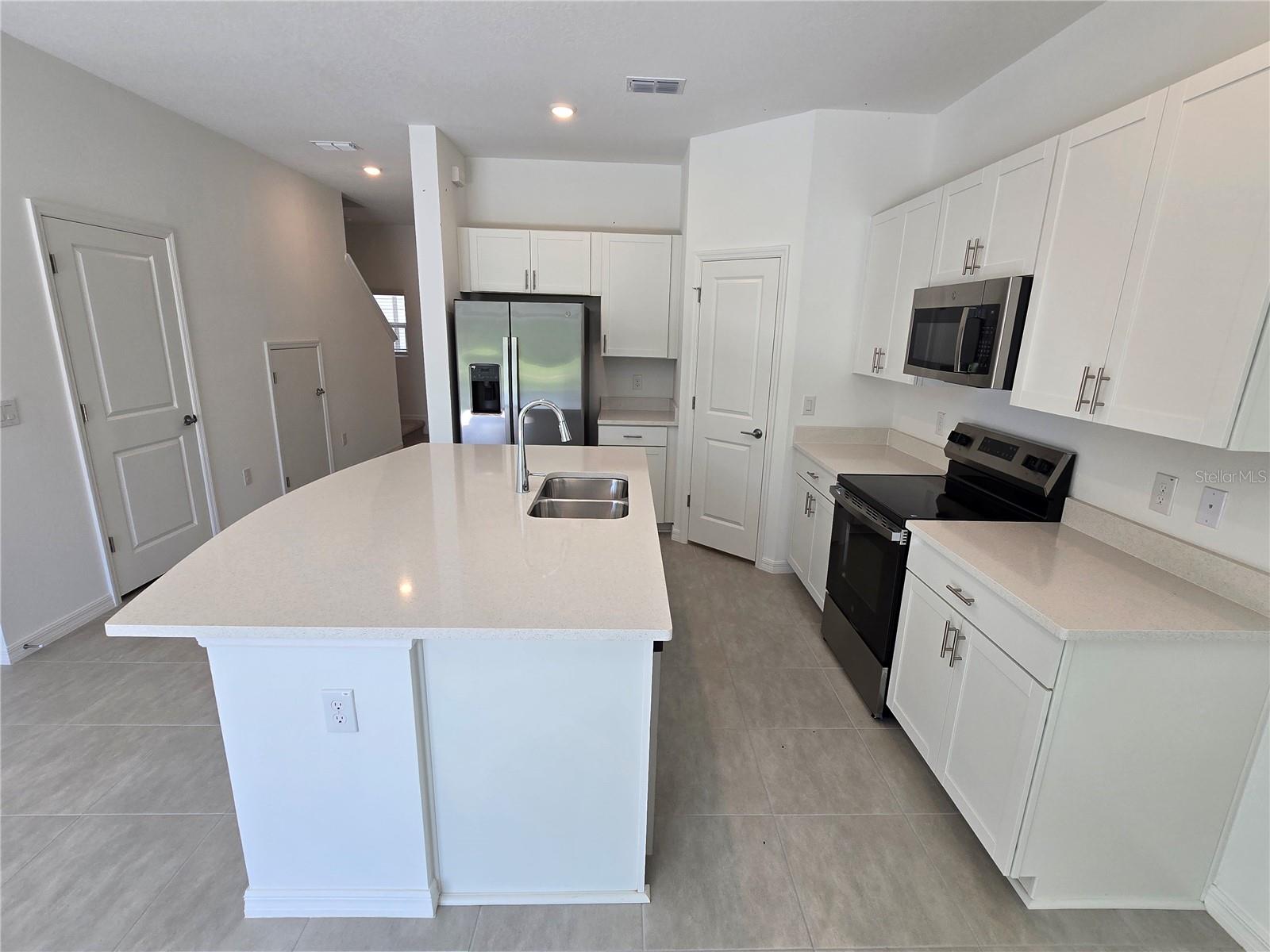 2073 HALLIER CV, WESLEY CHAPEL, FL, 33543