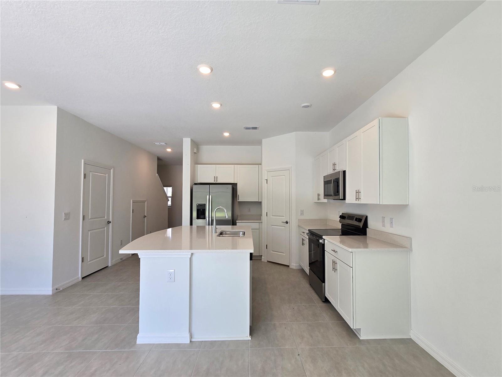 2073 HALLIER CV, WESLEY CHAPEL, FL, 33543