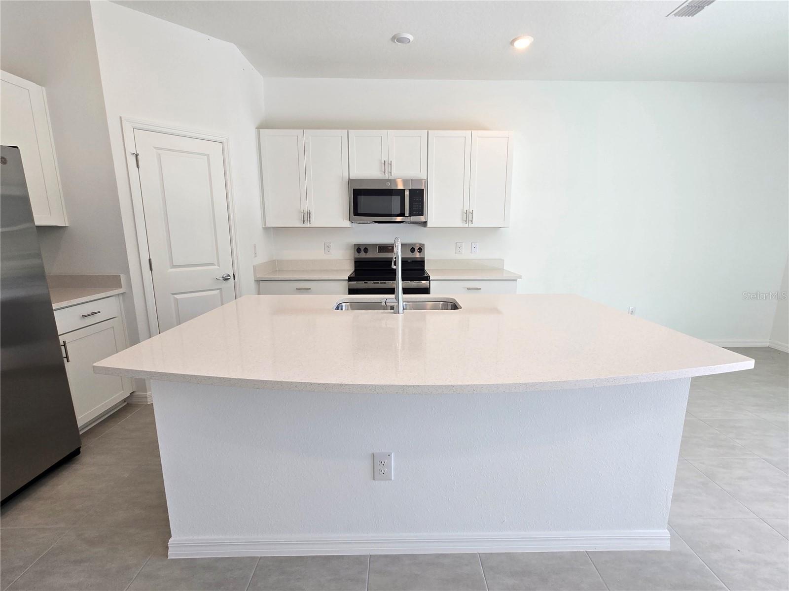 2073 HALLIER CV, WESLEY CHAPEL, FL, 33543