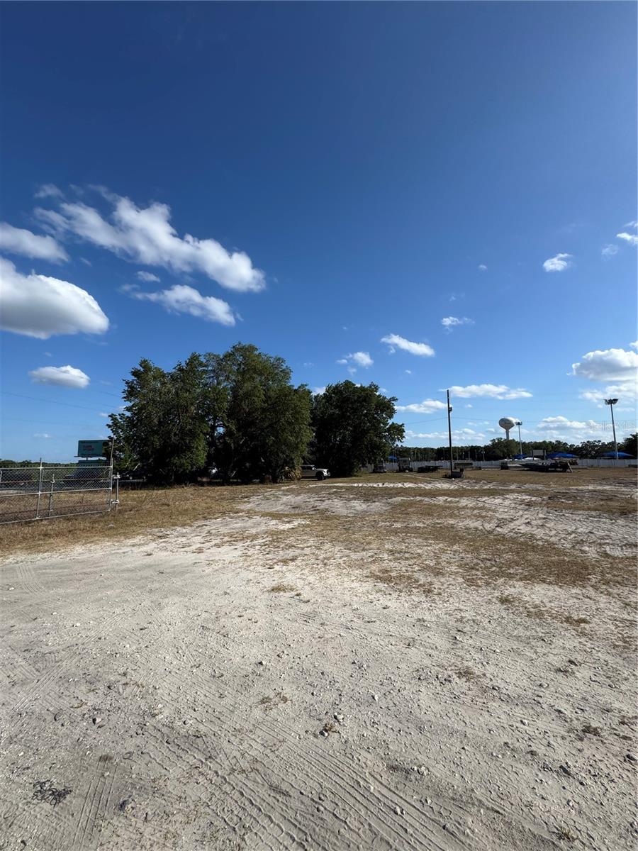 2628 US-441/27, FRUITLAND PARK, FL, 34731