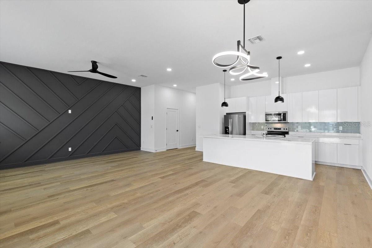 2608 W COLUMBUS DR #2, TAMPA, FL, 33607