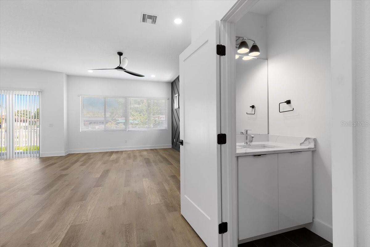 2608 W COLUMBUS DR #2, TAMPA, FL, 33607