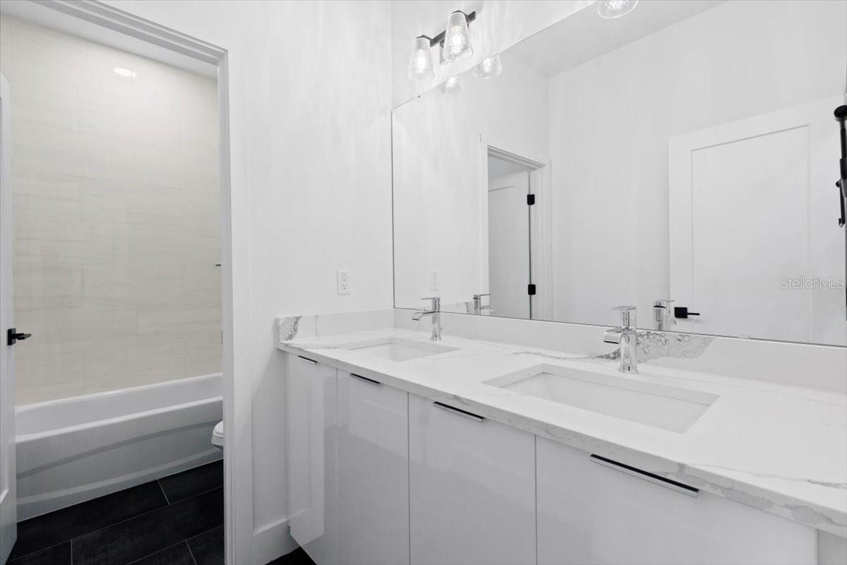 2608 W COLUMBUS DR #2, TAMPA, FL, 33607