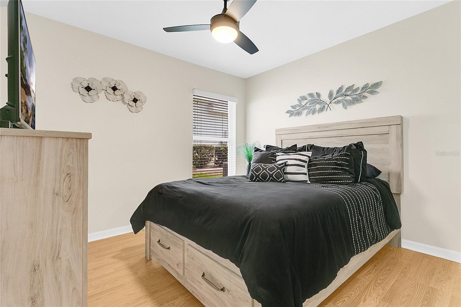 5562 CHARLESTON AVENUE, TAVARES, FL, 32778