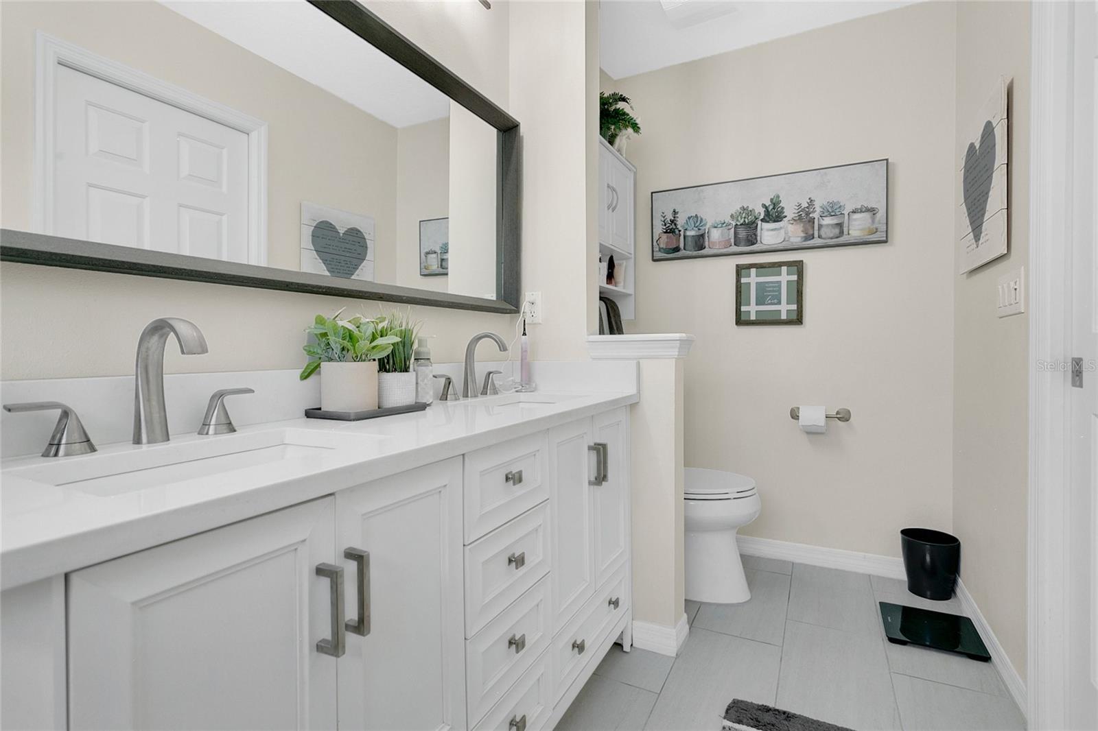 5562 CHARLESTON AVENUE, TAVARES, FL, 32778