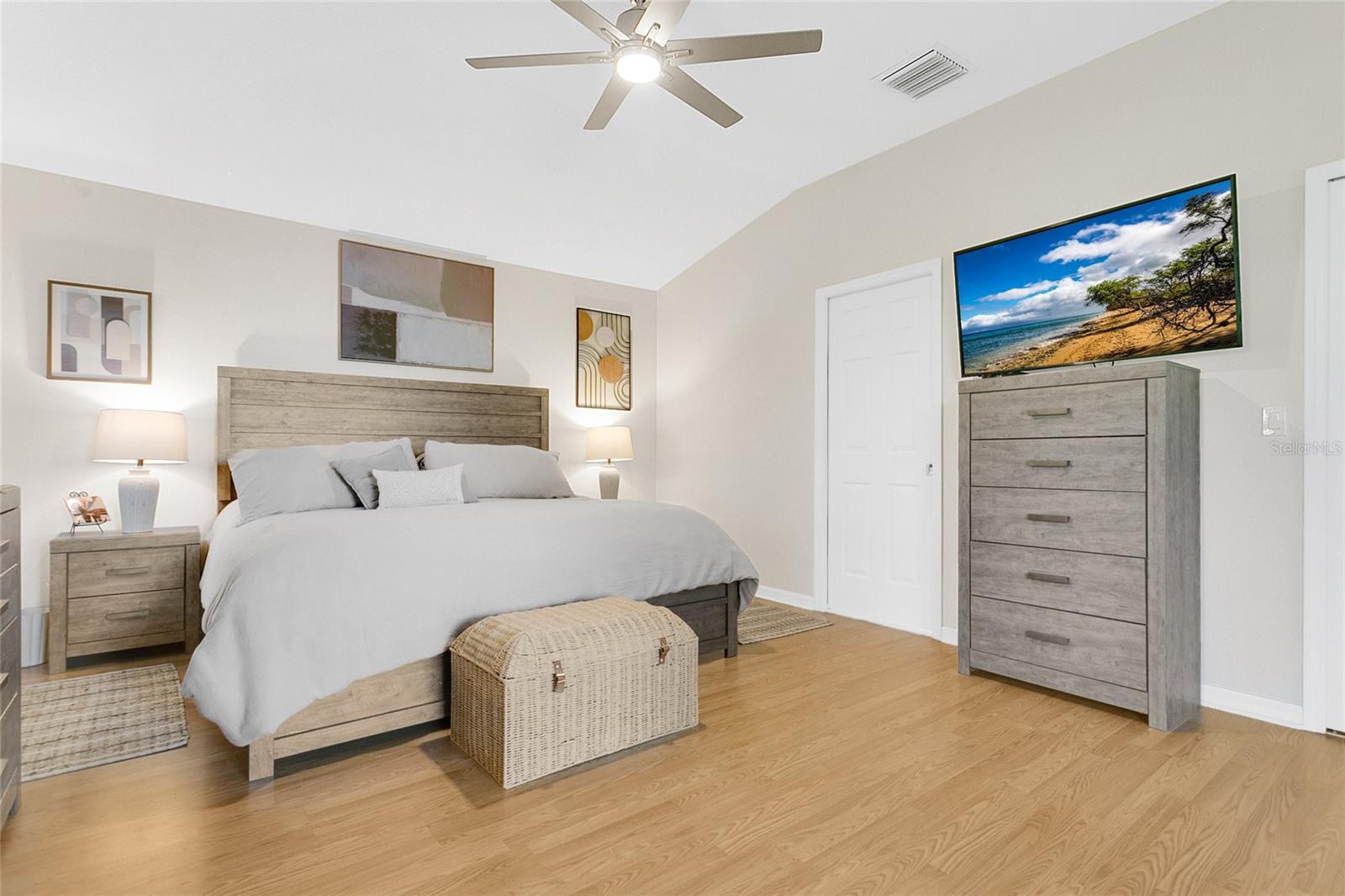 5562 CHARLESTON AVENUE, TAVARES, FL, 32778