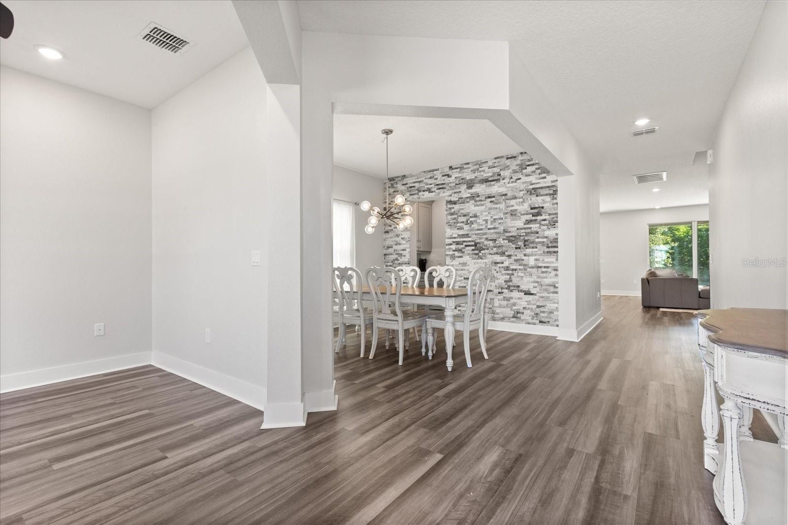 2340 STANDING ROCK CIR, OAKLAND, FL, 34787