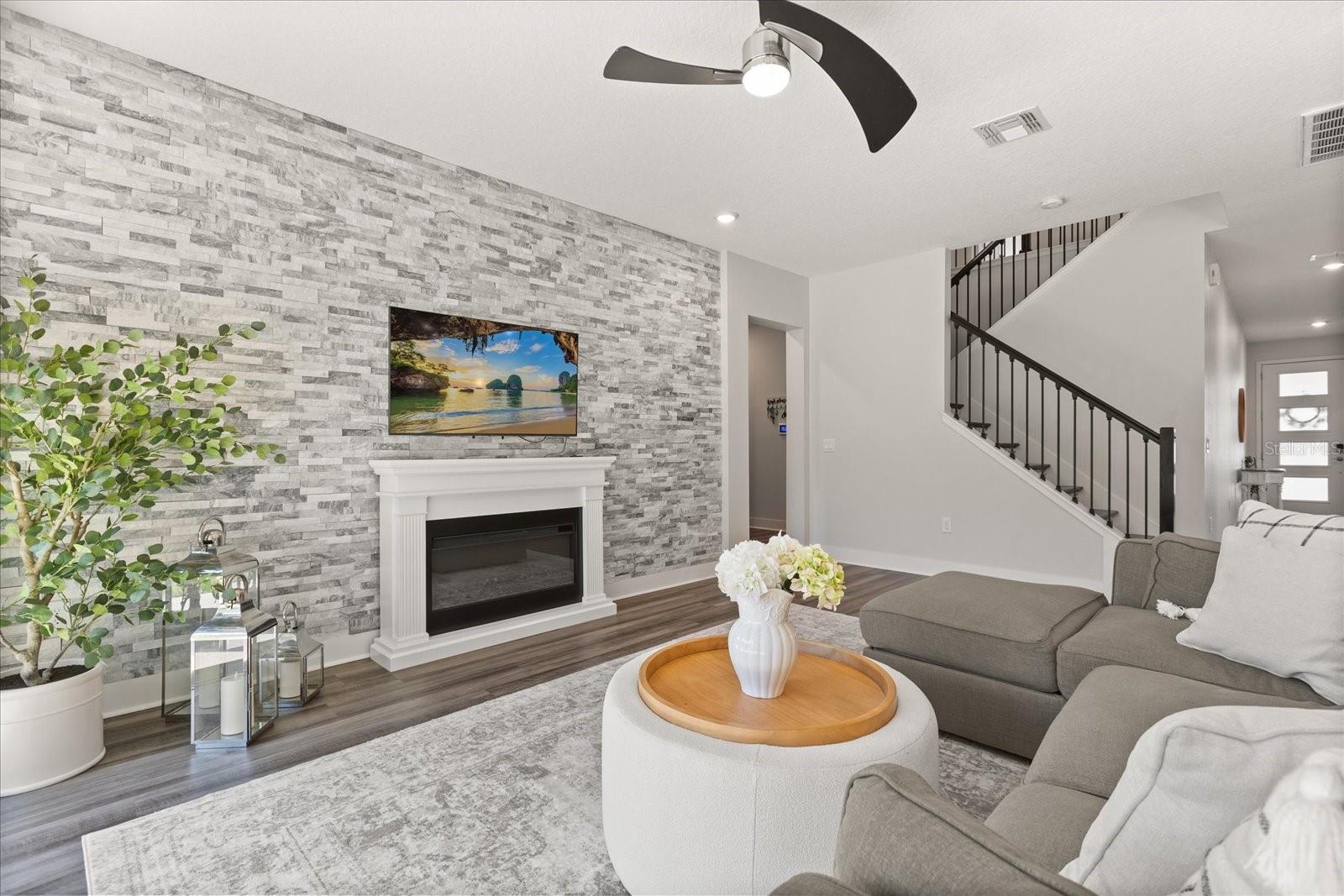 2340 STANDING ROCK CIR, OAKLAND, FL, 34787