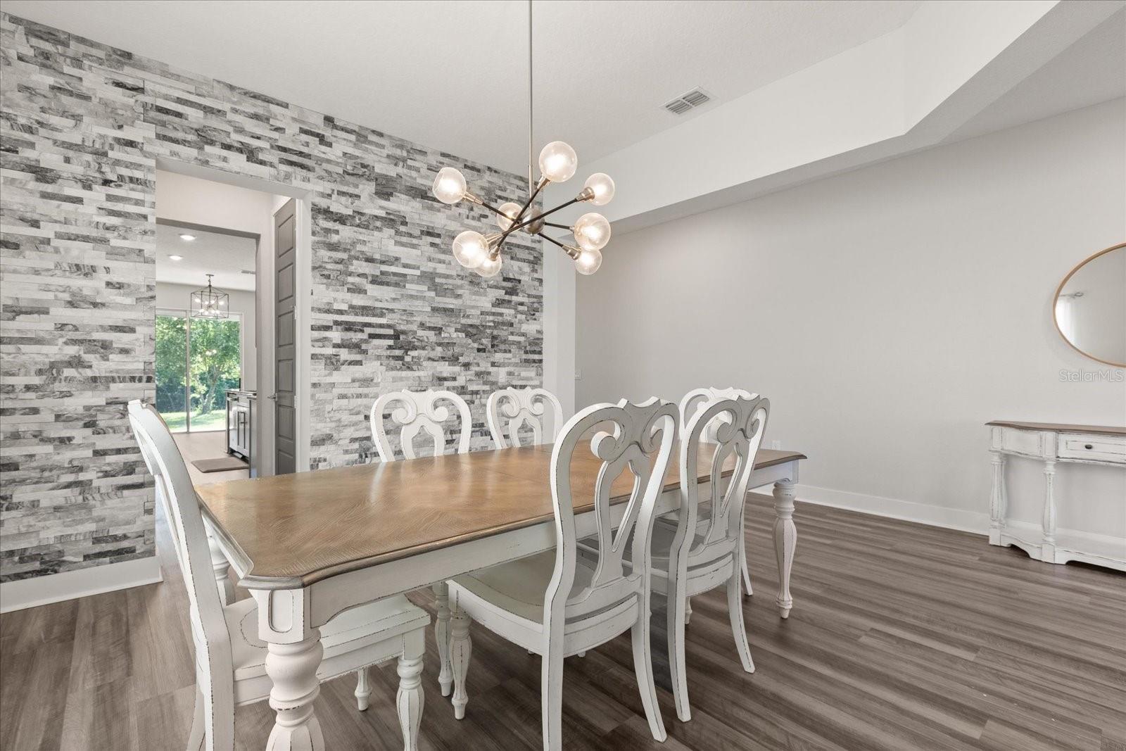 2340 STANDING ROCK CIR, OAKLAND, FL, 34787