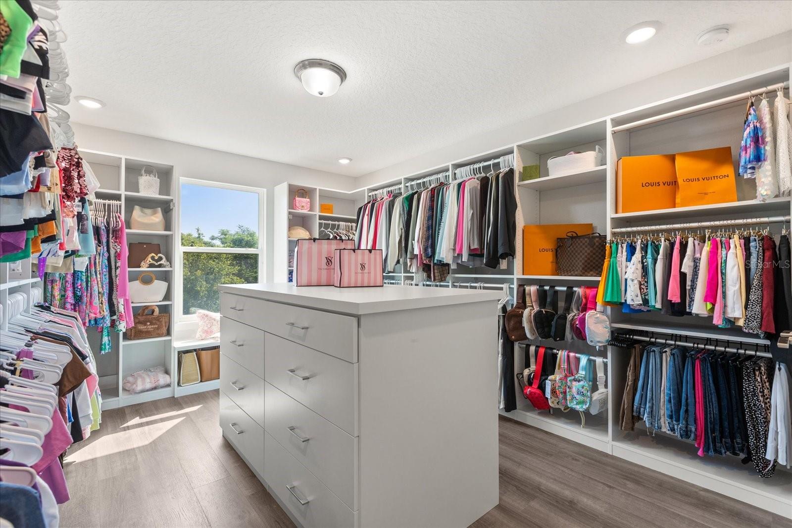 2340 STANDING ROCK CIR, OAKLAND, FL, 34787