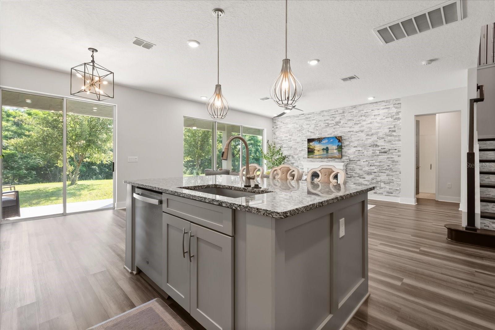 2340 STANDING ROCK CIR, OAKLAND, FL, 34787