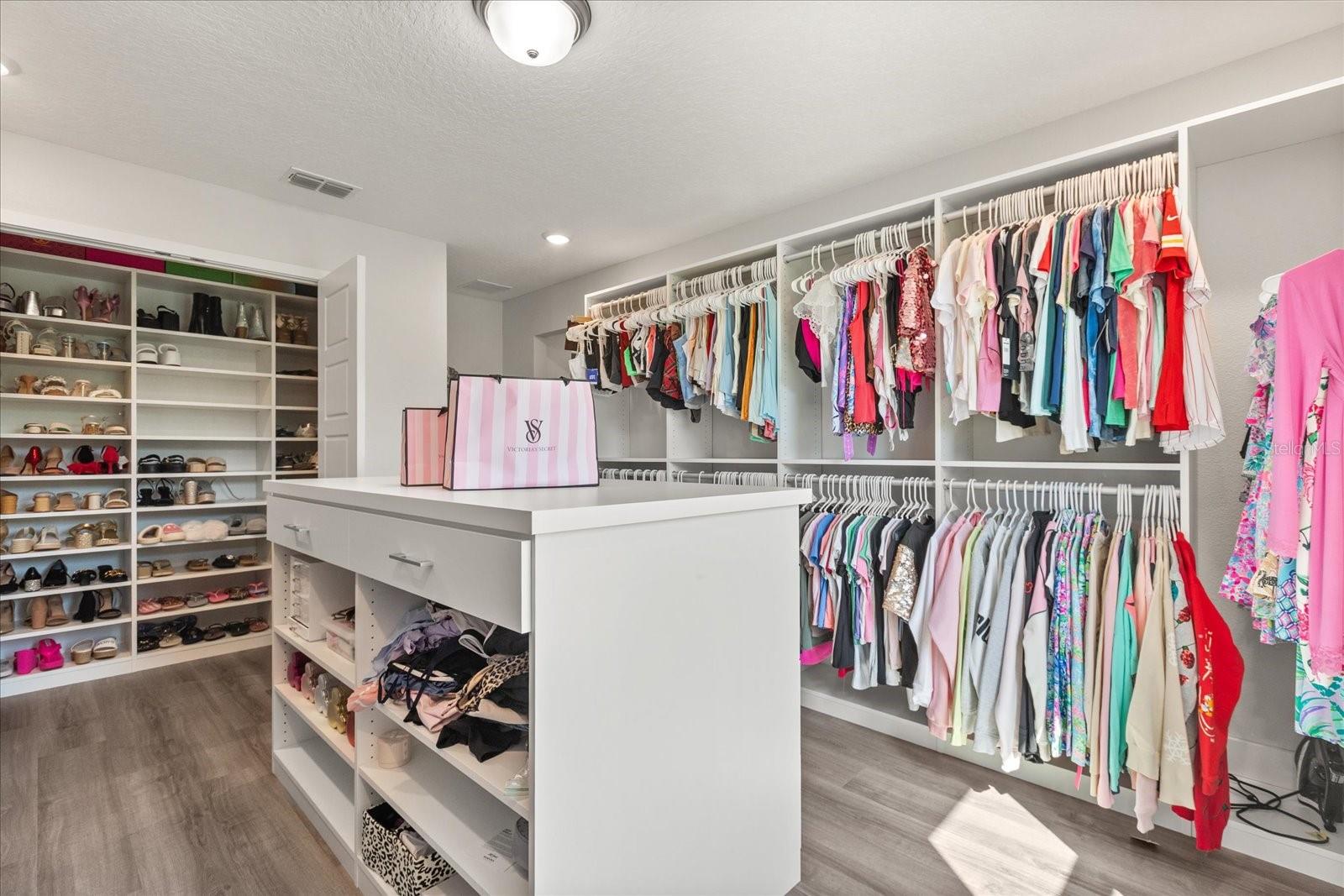 2340 STANDING ROCK CIR, OAKLAND, FL, 34787