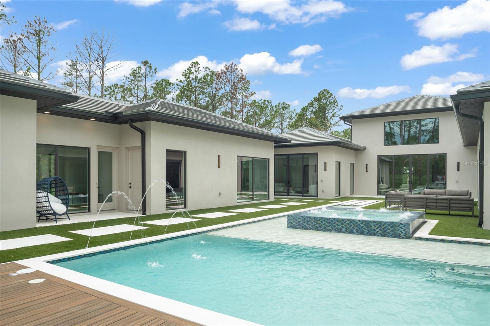 G5097848 Property Photo