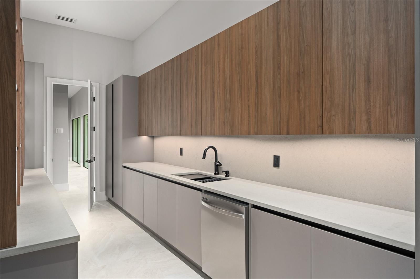 G5097848 Property Photo