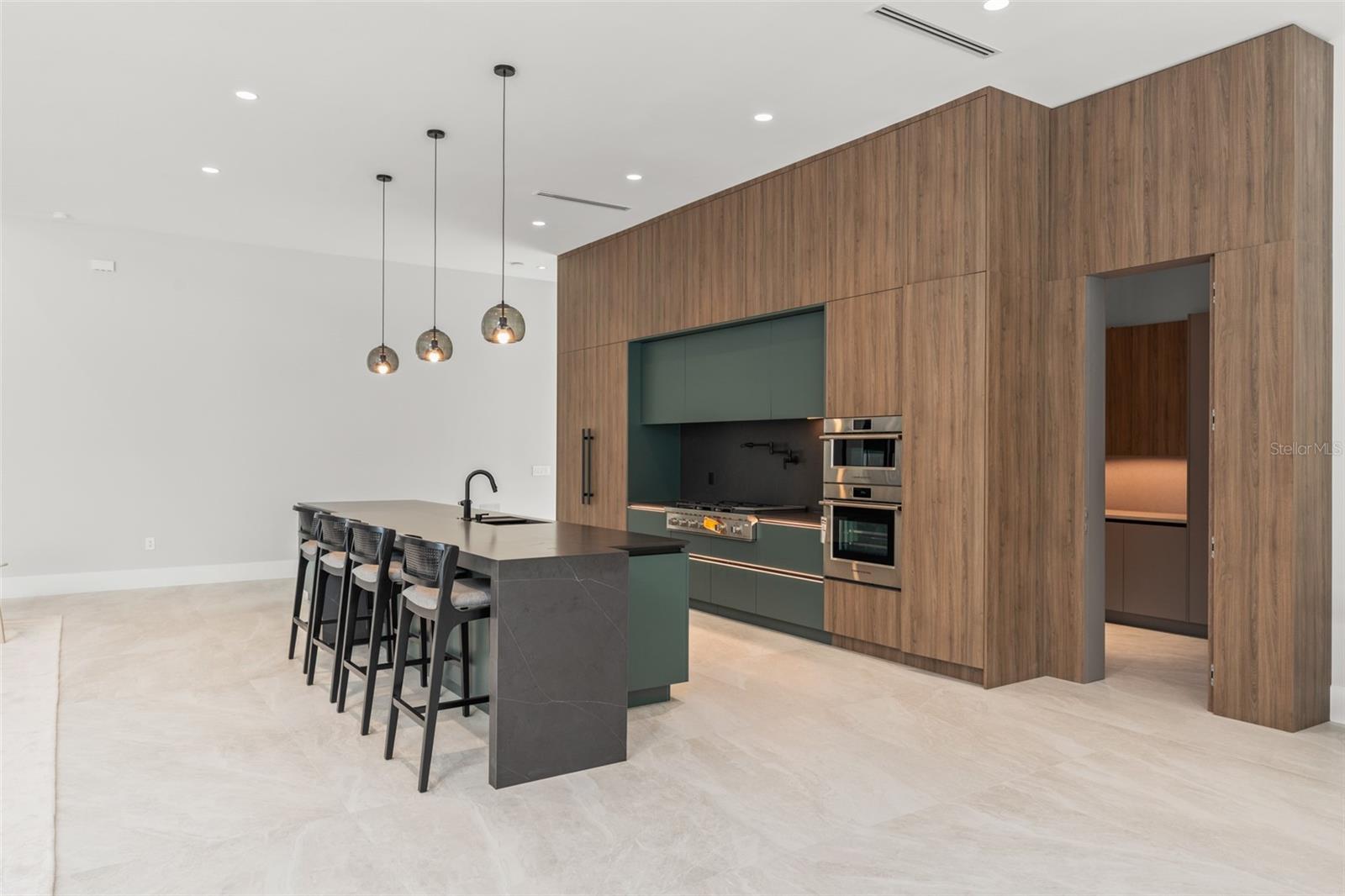 G5097848 Property Photo