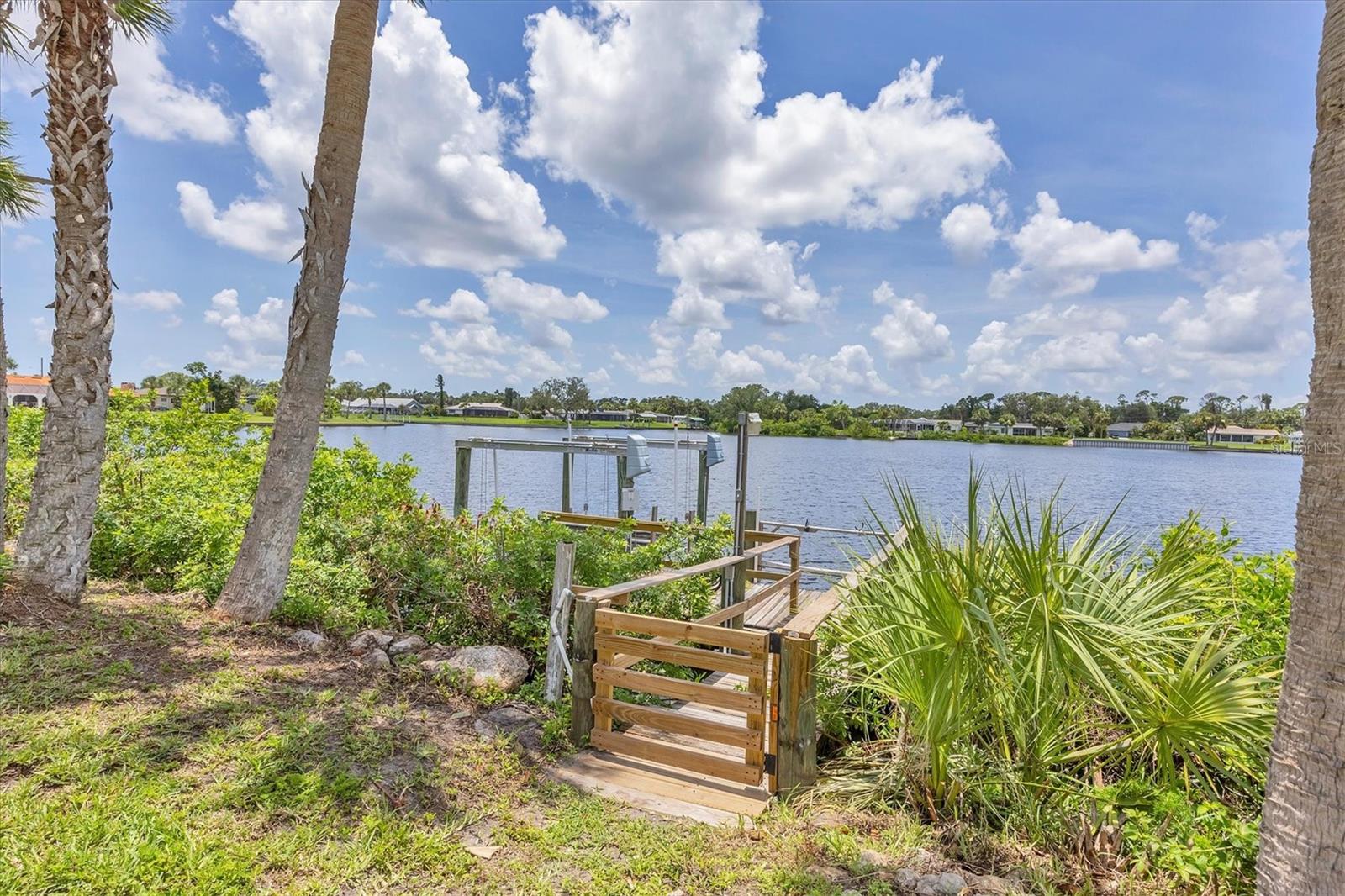 18585 KLINGLER CIR, PORT CHARLOTTE, FL, 33948