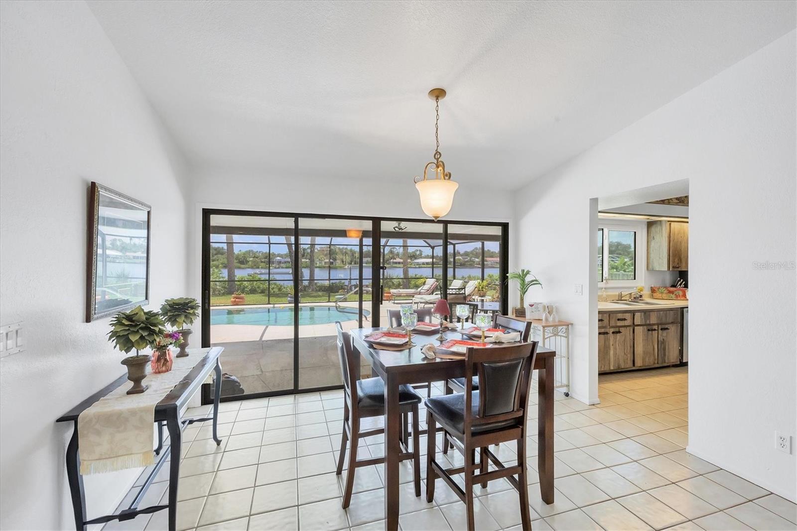 18585 KLINGLER CIR, PORT CHARLOTTE, FL, 33948