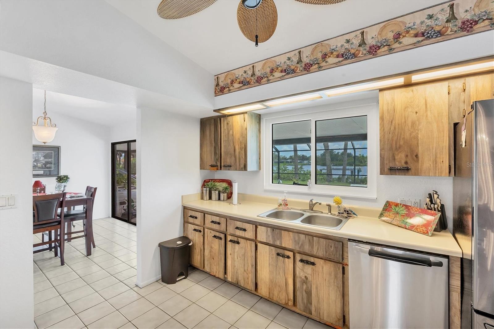 18585 KLINGLER CIR, PORT CHARLOTTE, FL, 33948