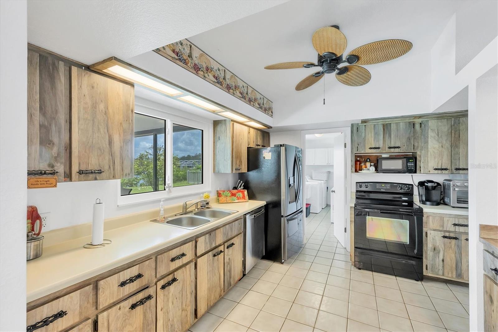 18585 KLINGLER CIR, PORT CHARLOTTE, FL, 33948