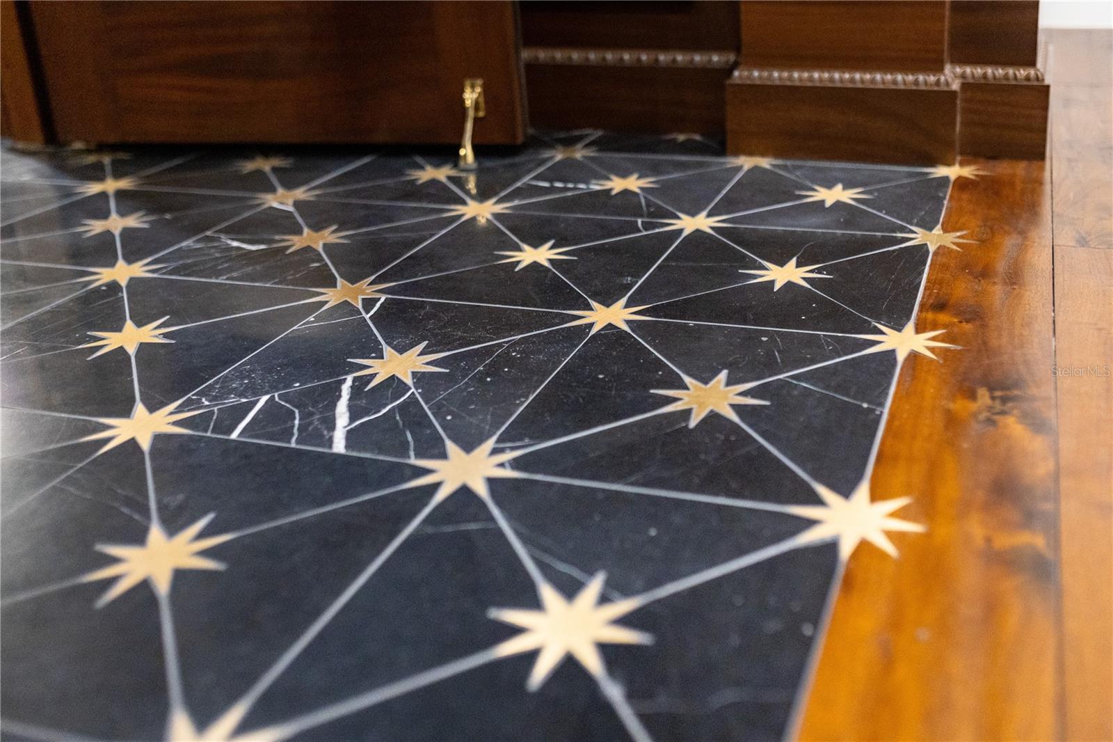 A4654743 Property Photo