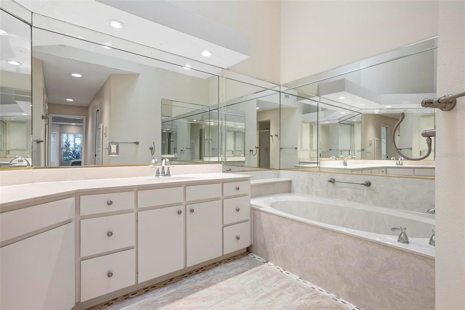 A4654768 Property Photo