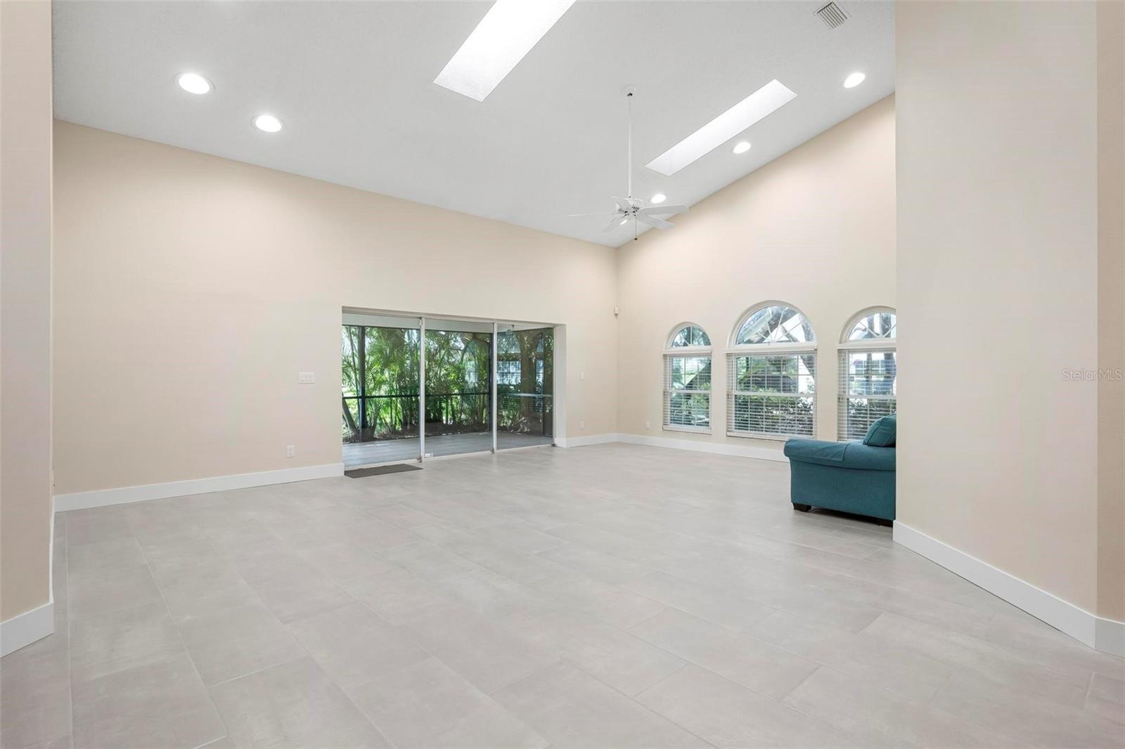 A4654768 Property Photo