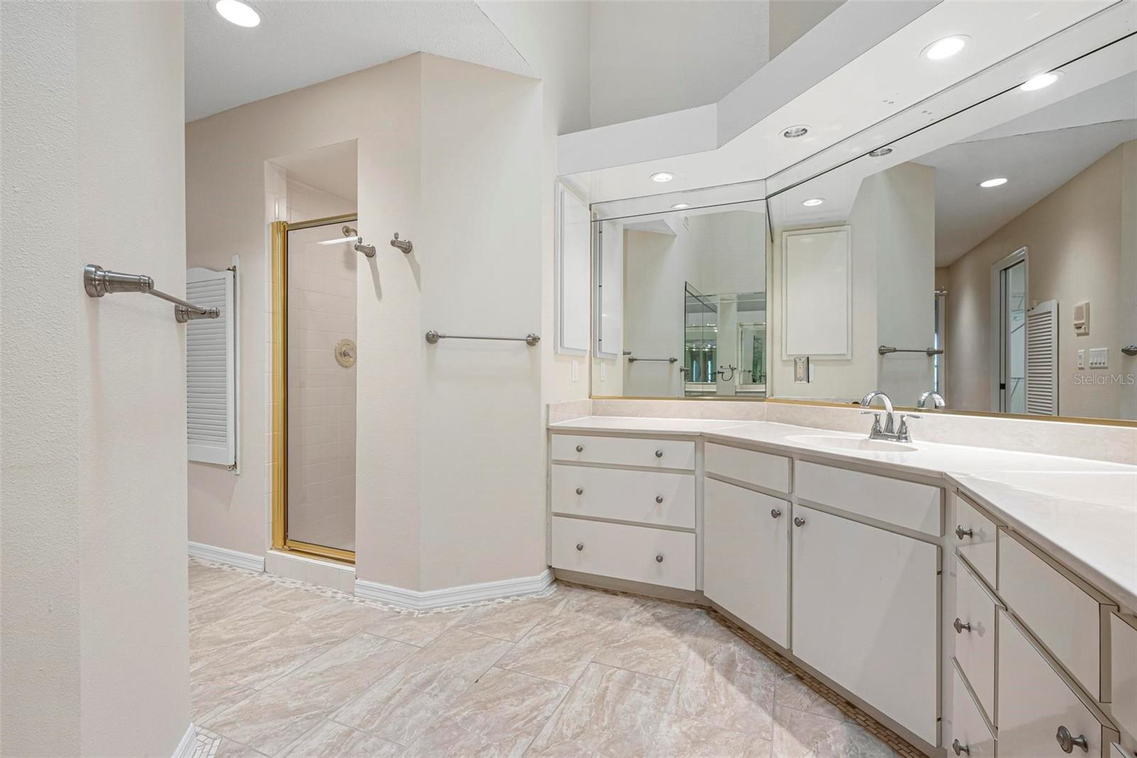 A4654768 Property Photo